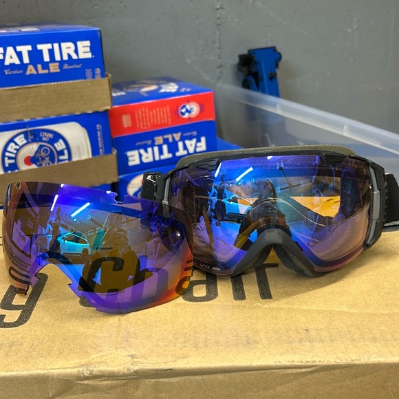 Smith goggles, julbo goggles, hestra mitttens - Picture 1 of 1